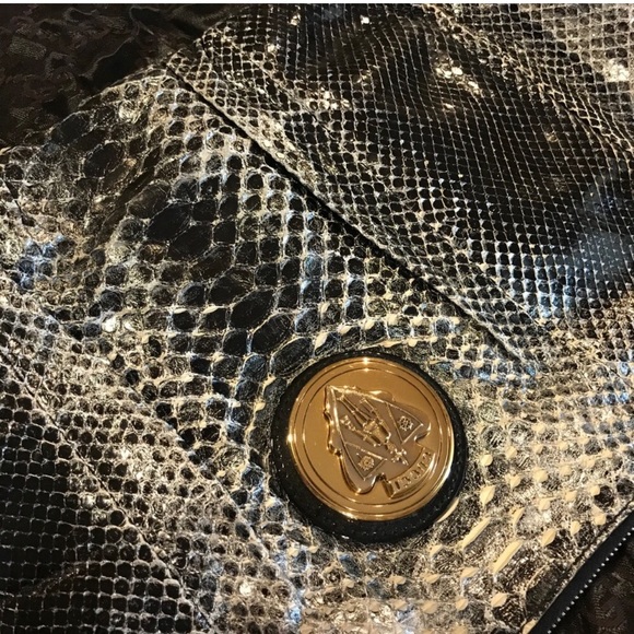 Gucci Python Histeria Clutch - Picture 15 of 16